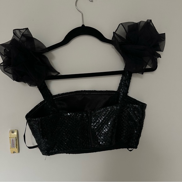 Textured Crop Top with Sleeve Detail - Picture 3 of 5